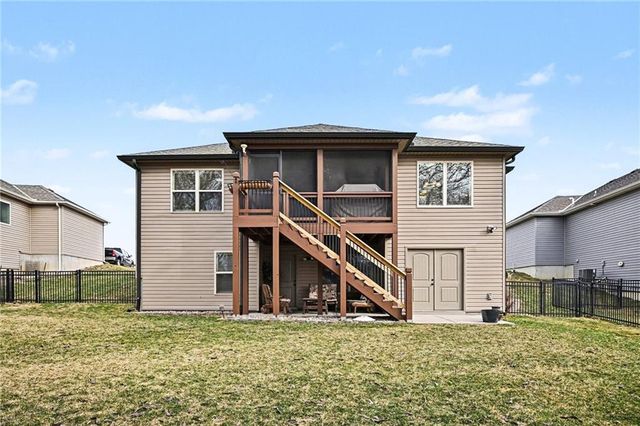 17702 Greyhawke Ridge, Smithville, MO 64089