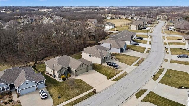 17702 Greyhawke Ridge, Smithville, MO 64089