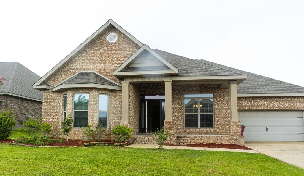 Image 1 of property listing at 408 Chickadee Street, Crestview, FL 32539