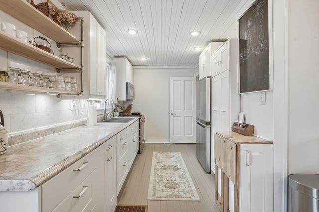 123 Elmwood Place, Crown Point, IN 46307