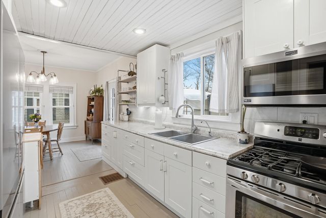 123 Elmwood Place, Crown Point, IN 46307