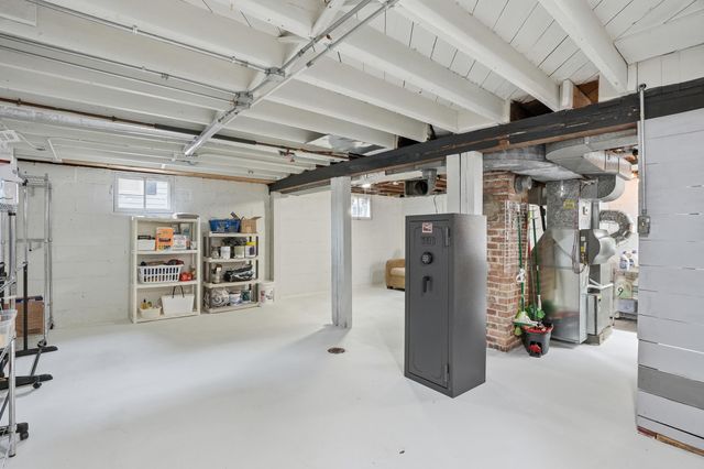 123 Elmwood Place, Crown Point, IN 46307