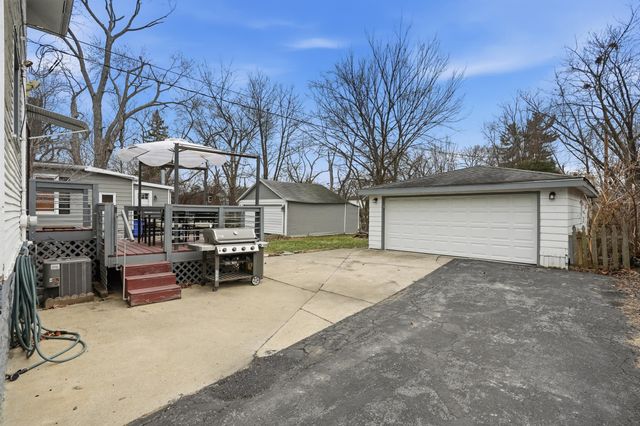 123 Elmwood Place, Crown Point, IN 46307