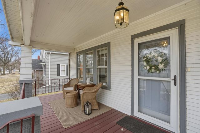 123 Elmwood Place, Crown Point, IN 46307