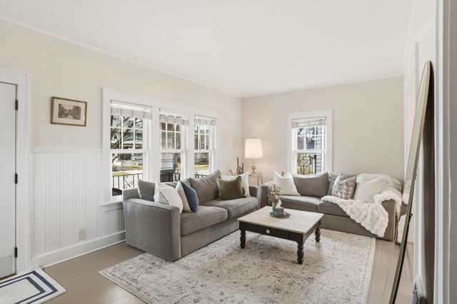 123 Elmwood Place, Crown Point, IN 46307