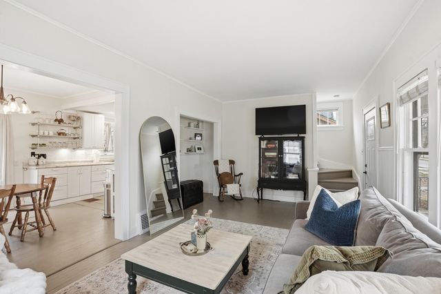 123 Elmwood Place, Crown Point, IN 46307