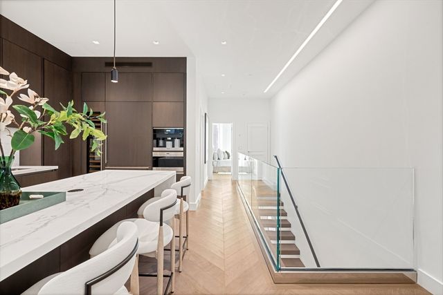 260-262 Commonwealth Avenue 1A, Boston, MA 02116