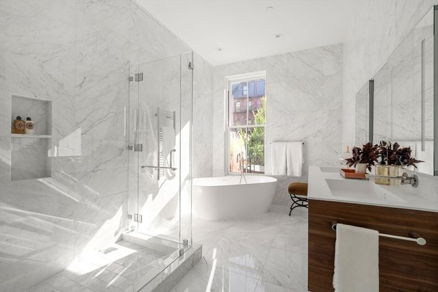 260-262 Commonwealth Avenue 1A, Boston, MA 02116