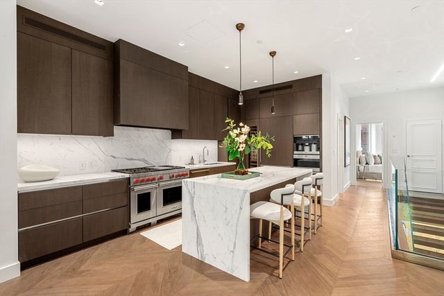 260-262 Commonwealth Avenue 1A, Boston, MA 02116