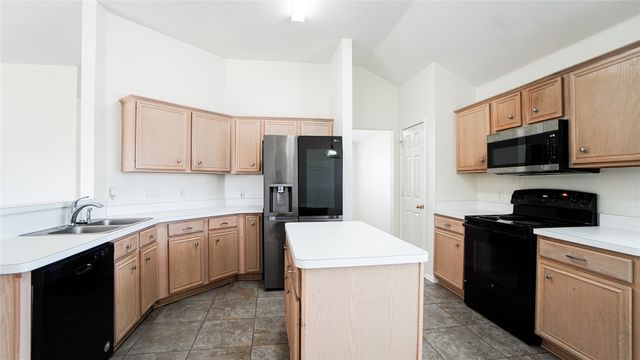 3124 Creekside Drive, Sachse, TX 75048