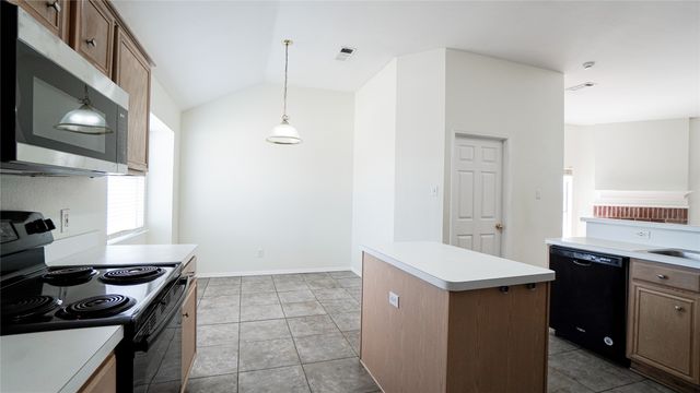 3124 Creekside Drive, Sachse, TX 75048