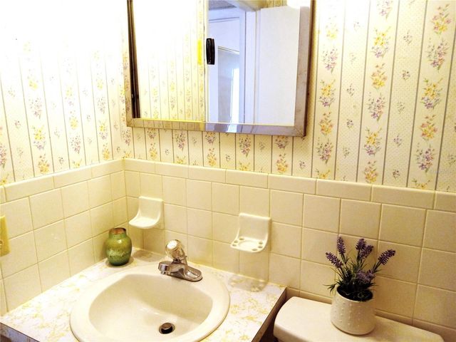 2427 RHODESIAN DRIVE 11, Clearwater, FL 33763