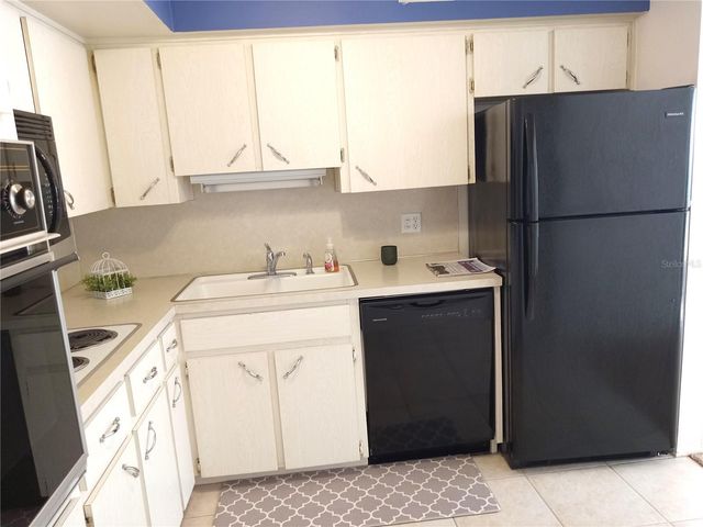 2427 RHODESIAN DRIVE 11, Clearwater, FL 33763