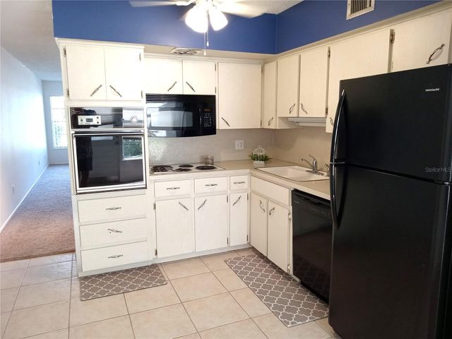 2427 RHODESIAN DRIVE 11, Clearwater, FL 33763