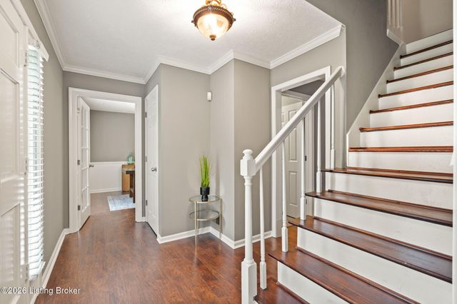2601 Stony Brook Dr, Louisville, KY 40220