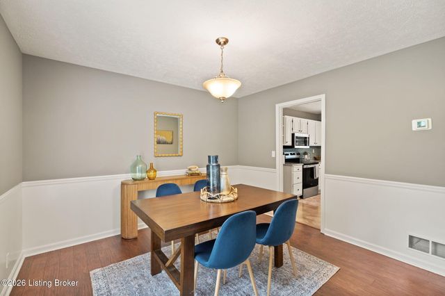 2601 Stony Brook Dr, Louisville, KY 40220