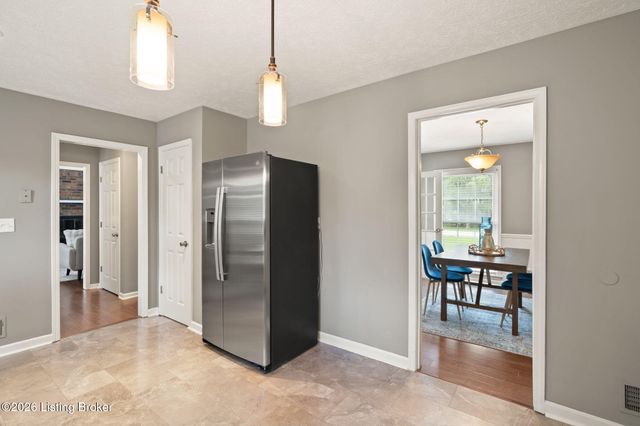 2601 Stony Brook Dr, Louisville, KY 40220