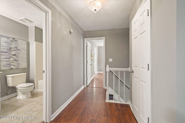 2601 Stony Brook Dr, Louisville, KY 40220