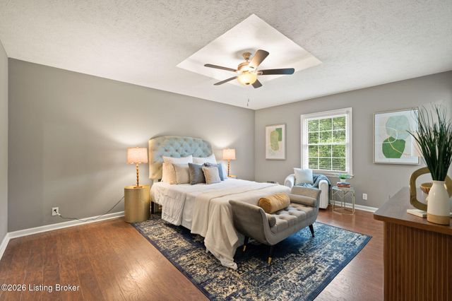 2601 Stony Brook Dr, Louisville, KY 40220