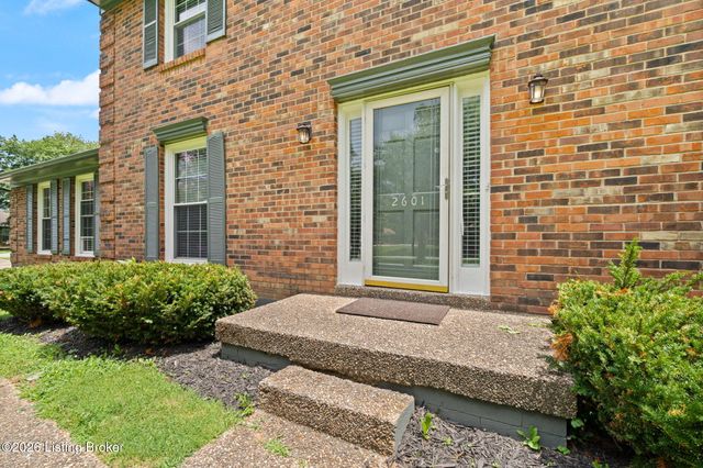 2601 Stony Brook Dr, Louisville, KY 40220
