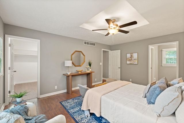 2601 Stony Brook Dr, Louisville, KY 40220