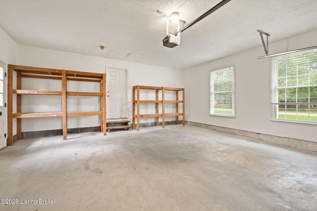 2601 Stony Brook Dr, Louisville, KY 40220