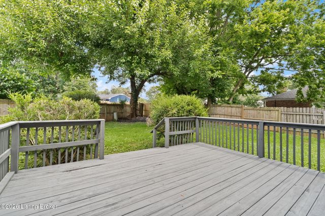 2601 Stony Brook Dr, Louisville, KY 40220
