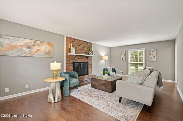 2601 Stony Brook Dr, Louisville, KY 40220