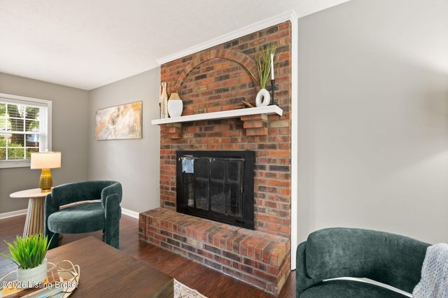 2601 Stony Brook Dr, Louisville, KY 40220