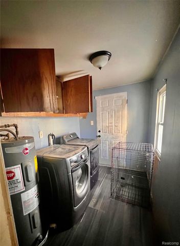 8034 Elm Street, Taylor, MI 48180