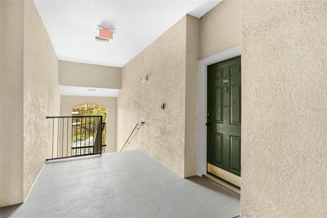 5160 NORTHRIDGE ROAD 301, Sarasota, FL 34238