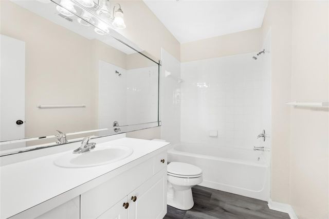 5160 NORTHRIDGE ROAD 301, Sarasota, FL 34238