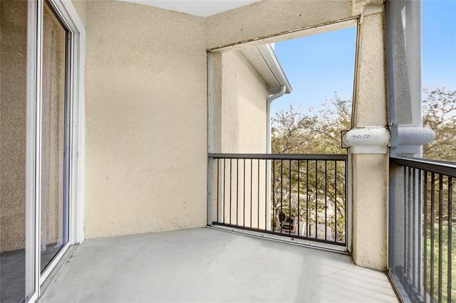 5160 NORTHRIDGE ROAD 301, Sarasota, FL 34238