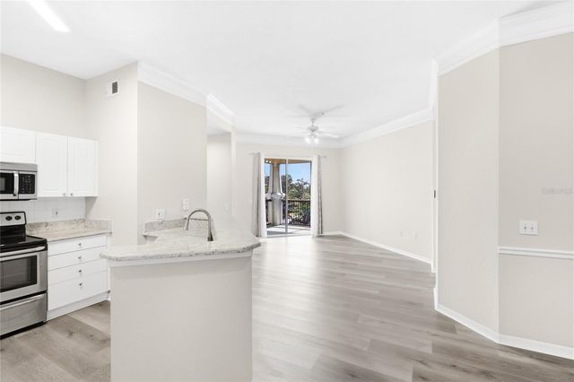 5160 NORTHRIDGE ROAD 301, Sarasota, FL 34238