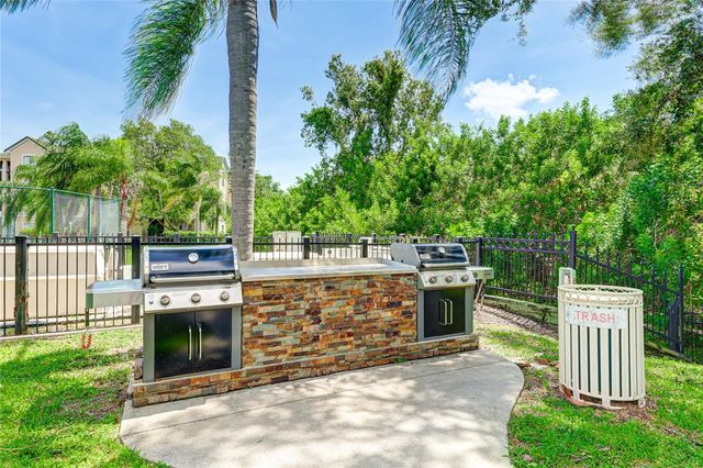 5160 NORTHRIDGE ROAD 301, Sarasota, FL 34238