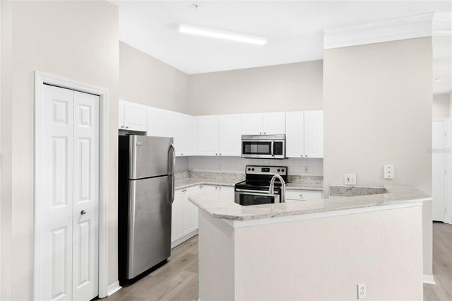 5160 NORTHRIDGE ROAD 301, Sarasota, FL 34238