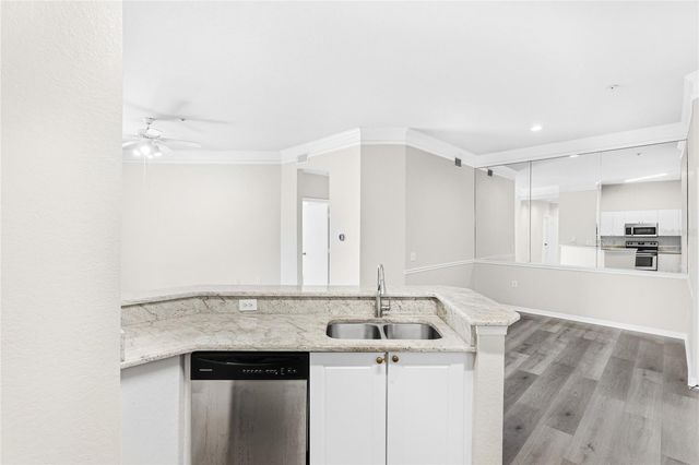 5160 NORTHRIDGE ROAD 301, Sarasota, FL 34238