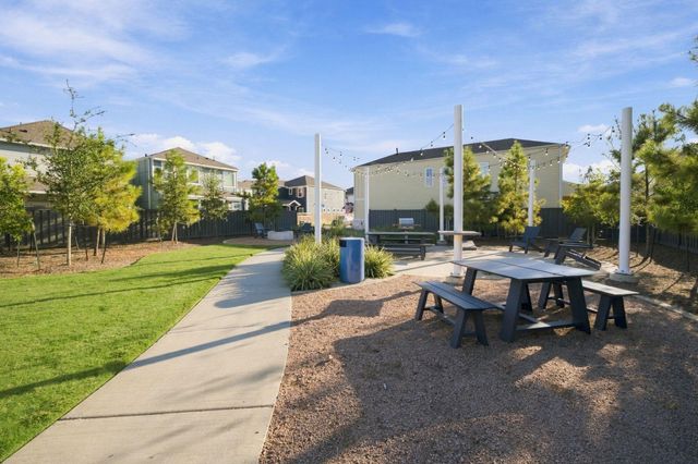 639 Salt Marsh Trail, Kemah, TX 77565