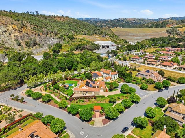 2005 Alicante Place, Morgan Hill, CA 95037