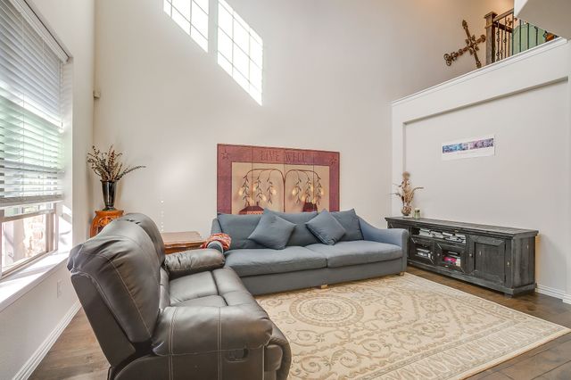 3923 Cascade Sky Drive, Arlington, TX 76005