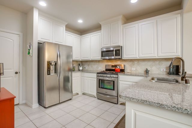 3923 Cascade Sky Drive, Arlington, TX 76005