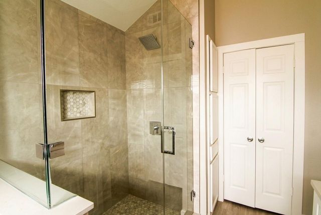 108 Cottonwood DR, Hutto, TX 78634