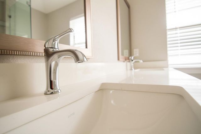 108 Cottonwood DR, Hutto, TX 78634