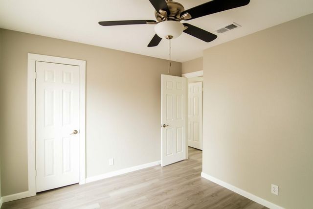 108 Cottonwood DR, Hutto, TX 78634