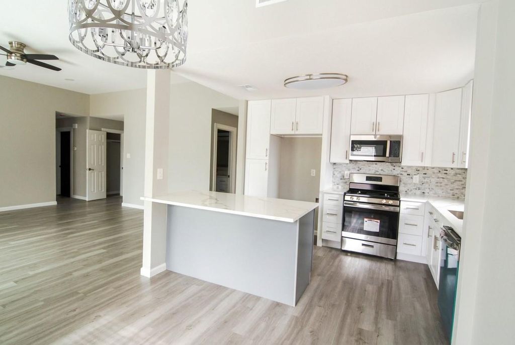 108 Cottonwood DR, Hutto, TX 78634