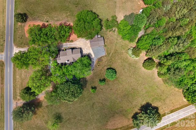 581 Hicks Creek Road, Troutman, NC 28166