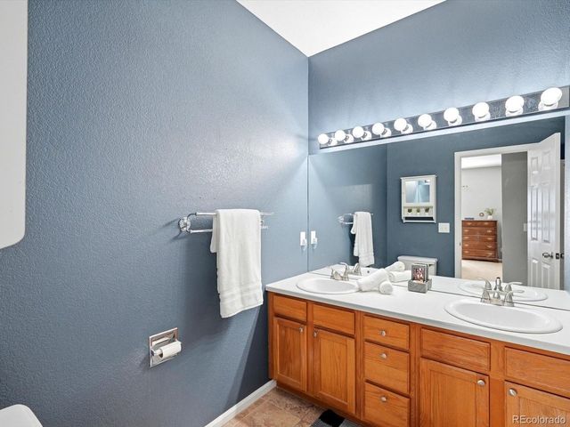 2575 S Syracuse Way H202, Denver, CO 80231