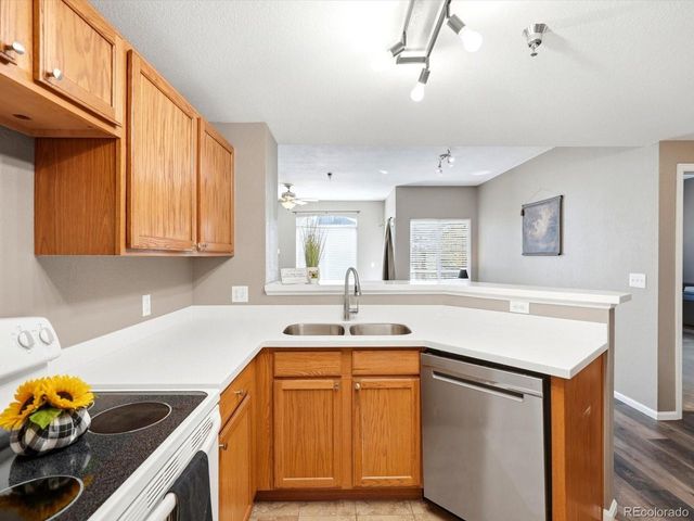 2575 S Syracuse Way H202, Denver, CO 80231