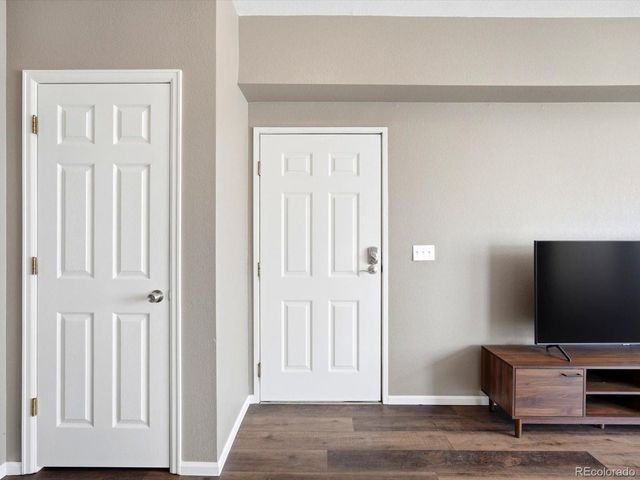 2575 S Syracuse Way H202, Denver, CO 80231