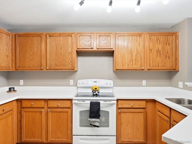 2575 S Syracuse Way H202, Denver, CO 80231